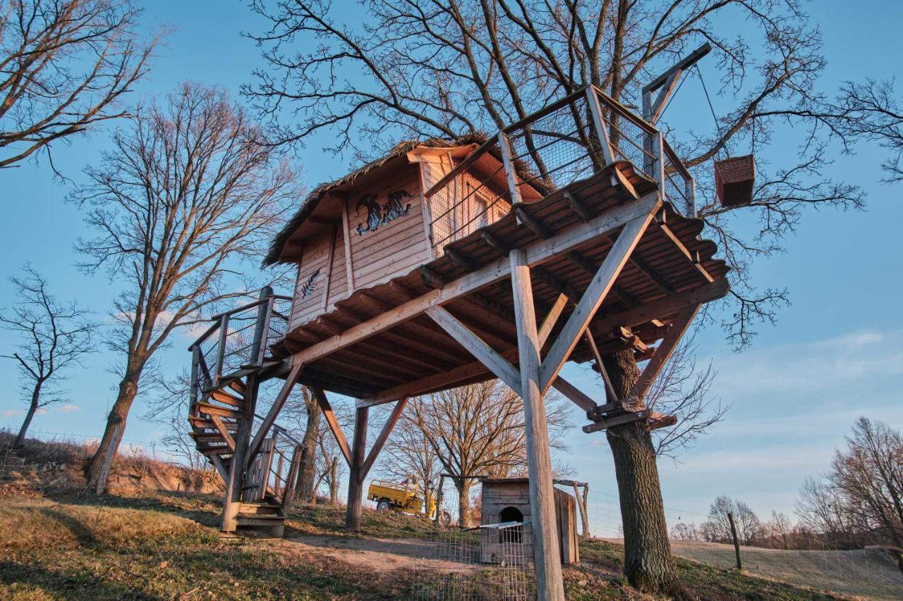 Treehouse Kremilek Villa Jesenice  Exteriör bild