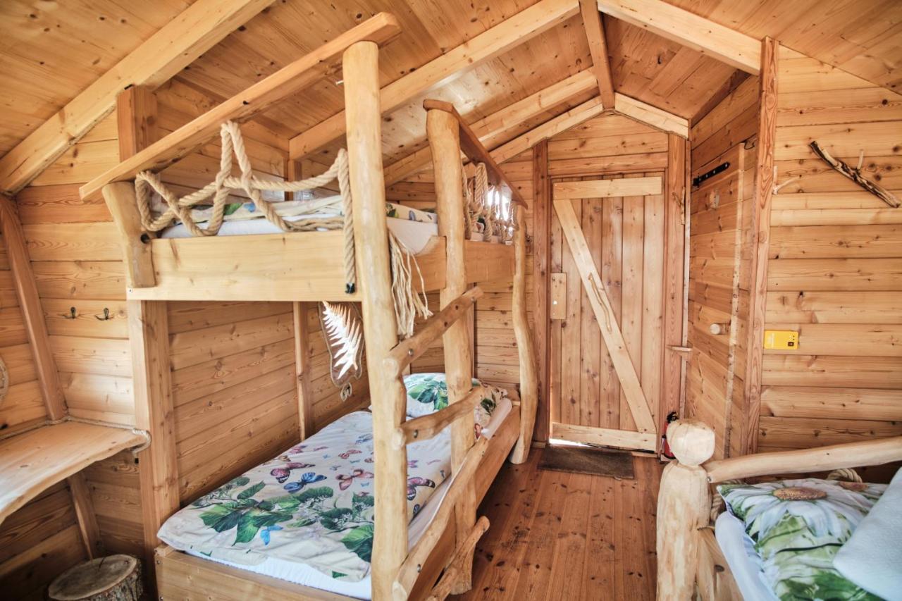 Treehouse Kremilek Villa Jesenice  Exteriör bild