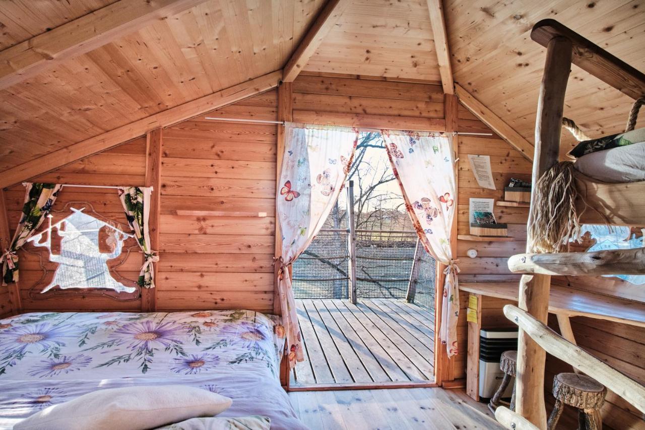 Treehouse Kremilek Villa Jesenice  Exteriör bild