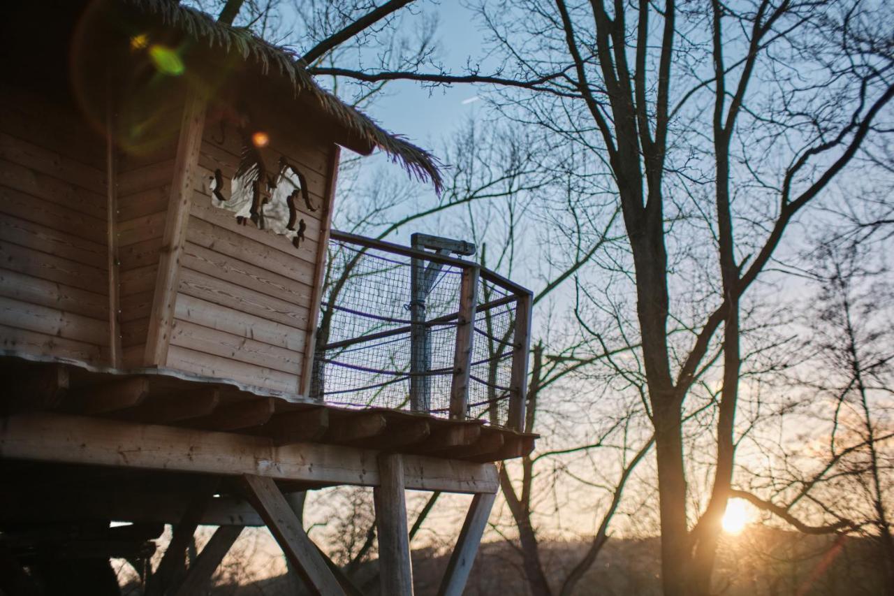 Treehouse Kremilek Villa Jesenice  Exteriör bild